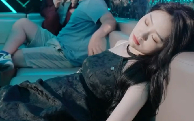 唐紫嫣被下药迷晕,杨天怒惩恶少,唐大小姐昏迷中与杨天同床