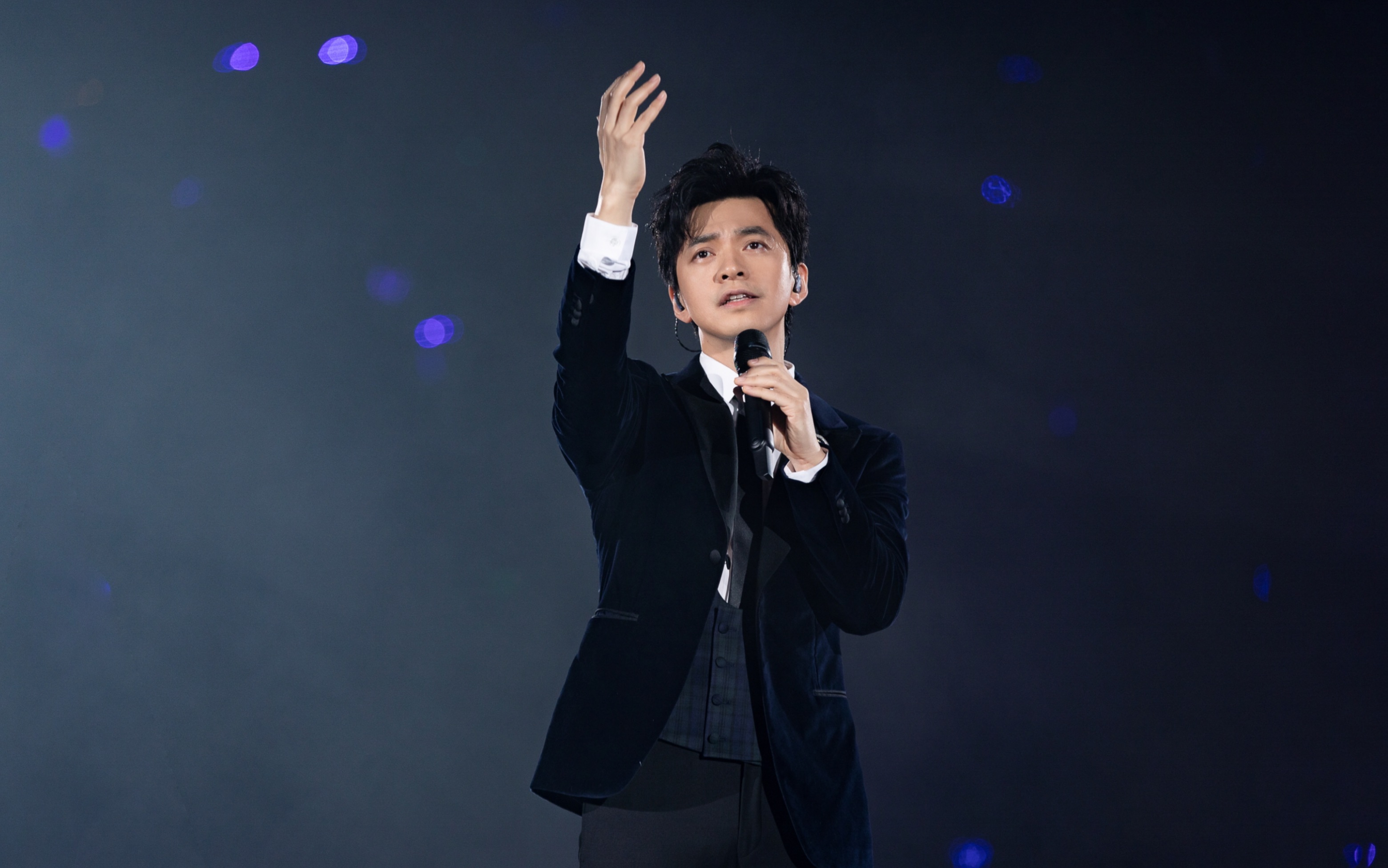 李健浙江卫视年中音乐盛典片段 异乡人 等你下课 借 雾中列车 talk