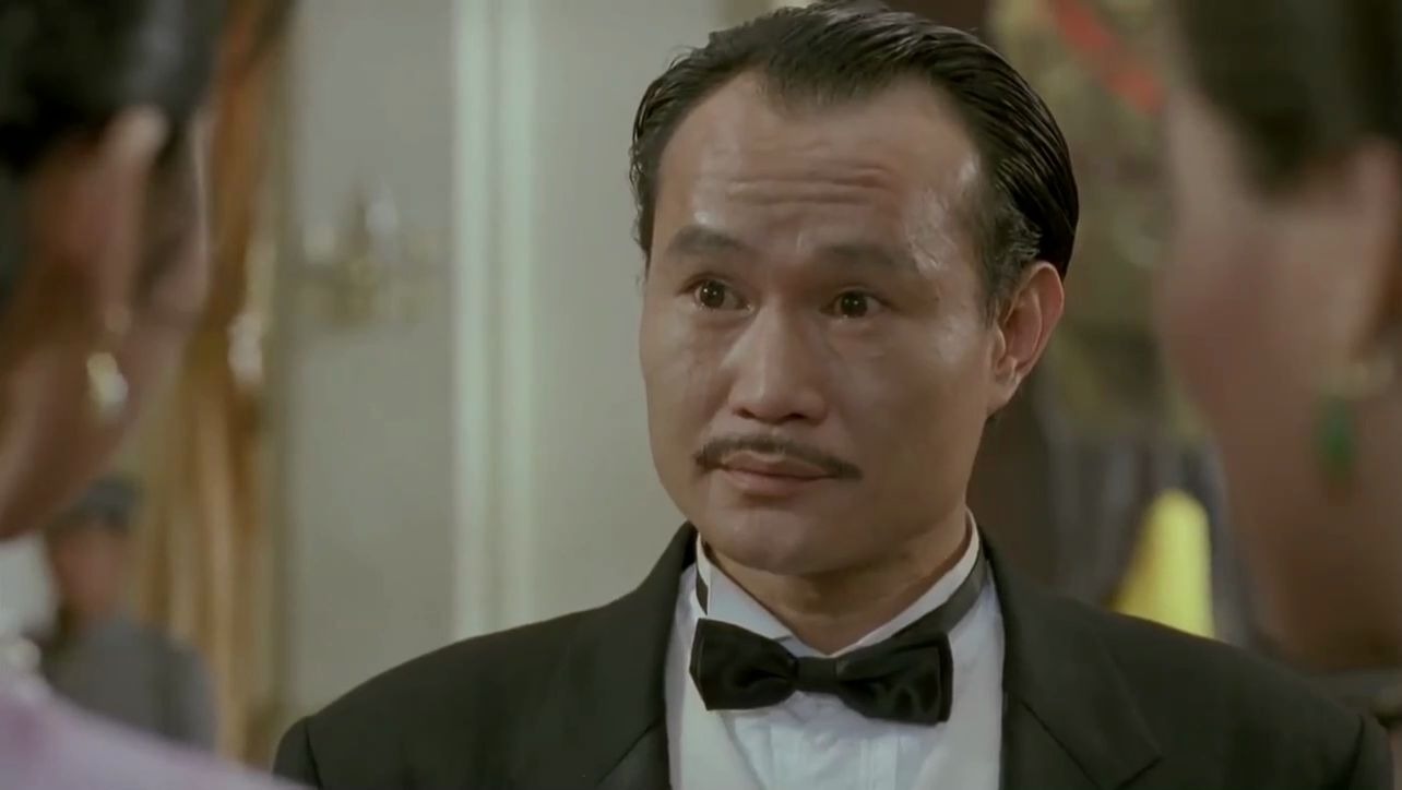 僵尸先生:大帅请英叔吃西餐,英叔抢菜吃夹起芥末一口闷,惨了!