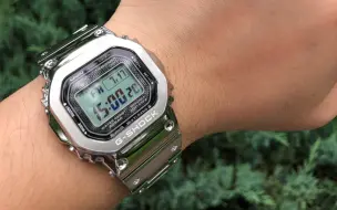 Télécharger la video: G-SHOCK 35周年纪念款 GMW-B5000D-1 JF 小银块开箱