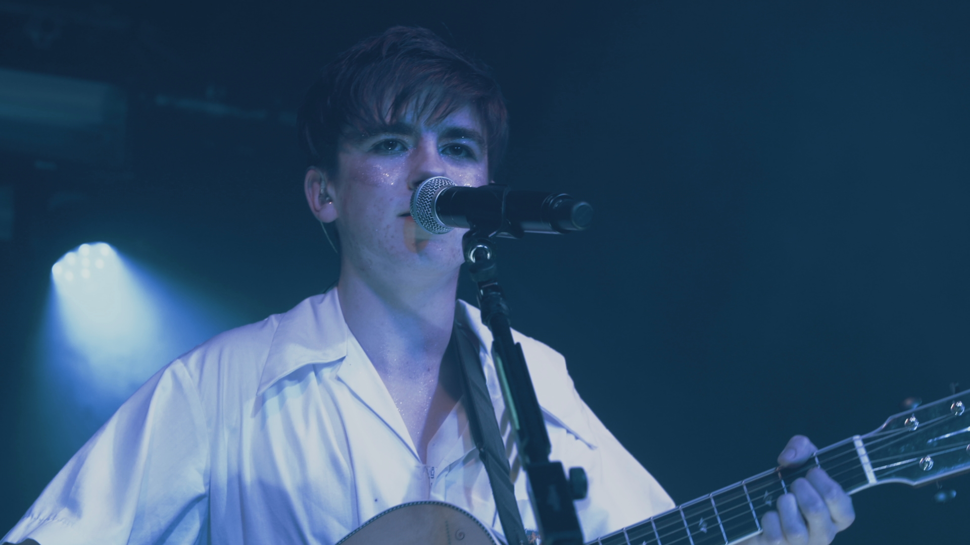 listen to your friends (live) - declan mckenna