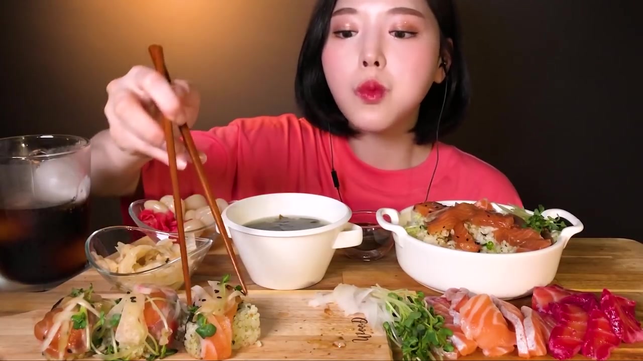 eat with boki韩国美女吃播文福姬小姐姐的三文鱼吃货放送!