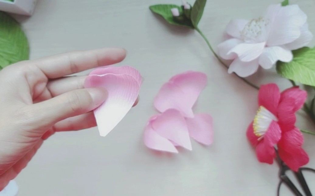 活动  【纸艺】皱纹纸(山茶花)心形花瓣的技巧--模板自作 卷曲凹陷