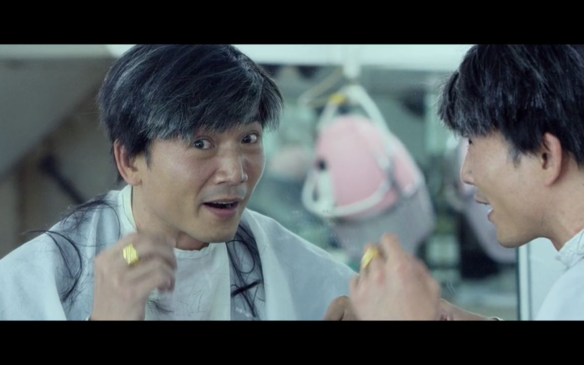 宝哥霸气摔酒瓶,大飞哥的鼻屎你滋不滋道啊