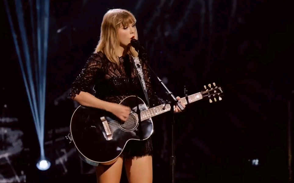 [图]霉霉Taylor Swift五年前表演热单《I Don't Wanna Live Forever》超清修复现场！不插电yyds！！！全场大合唱太好听了！