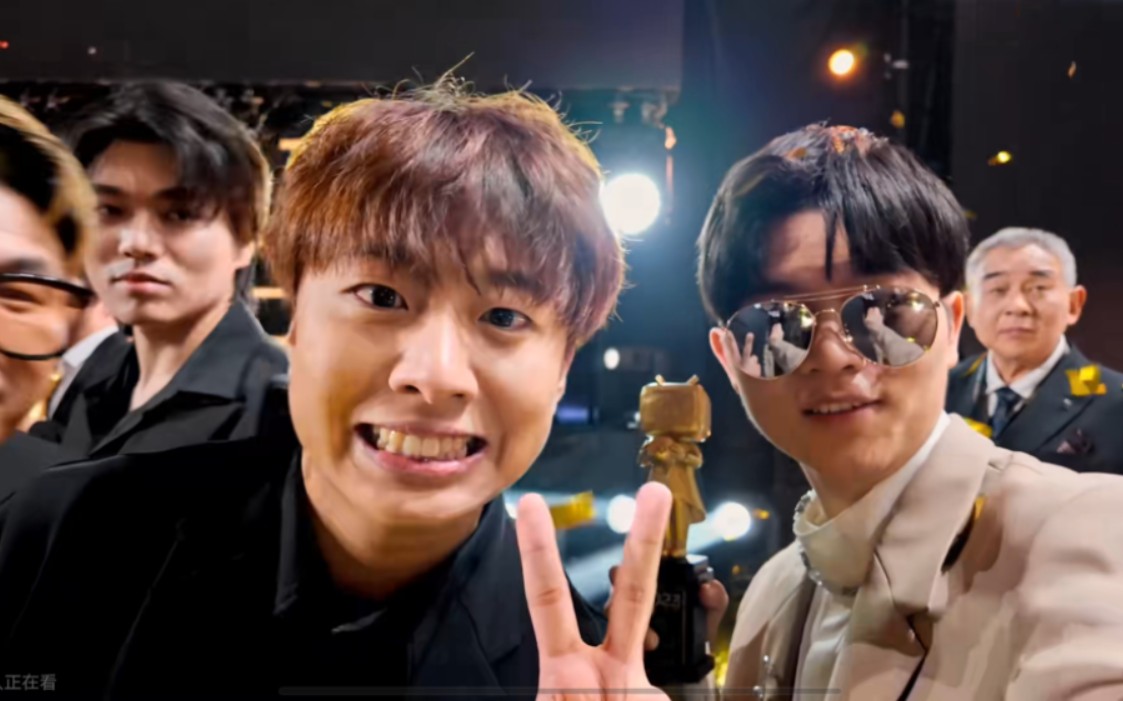 马浩宁你小子平常没少蹦迪