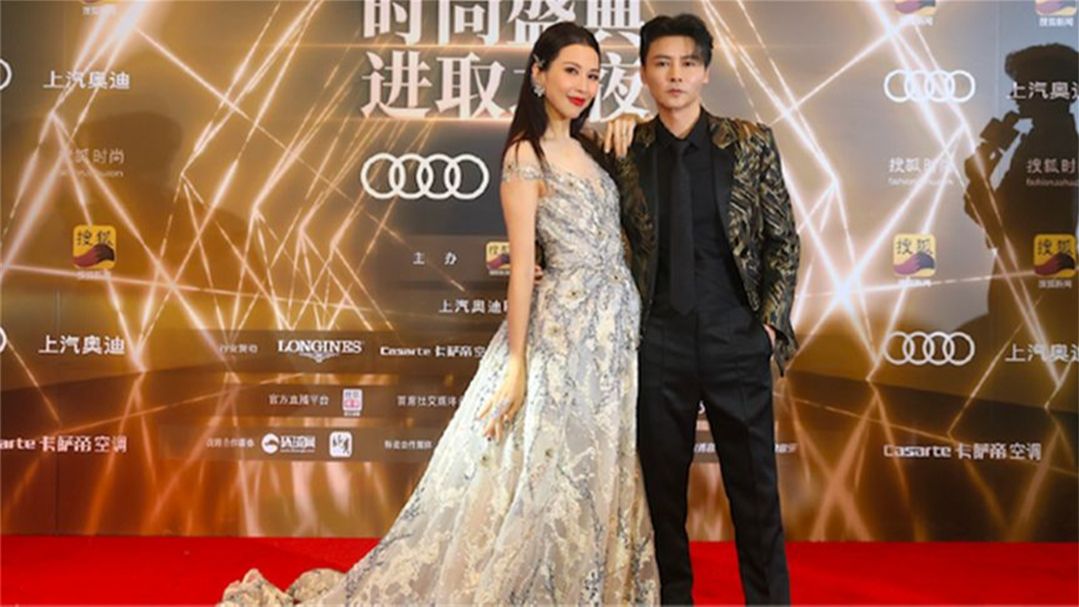 张晋只是踢了一下老婆的礼裙!被要求赔偿百万?网友:这是干嘛?