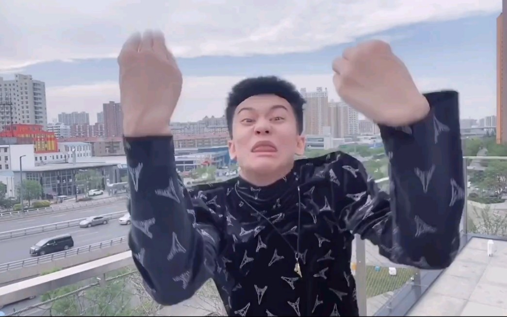 一个人活生生死在我面前,把篮子一噶,刺啦刺啦的血