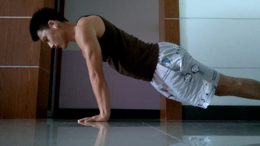 20个标准钻石俯卧撑