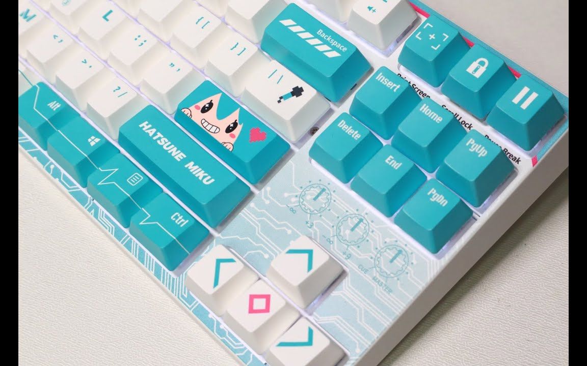 【油管】阿米洛 varmilo × moeyu 初音未来 静电容机械键盘 (樱花粉