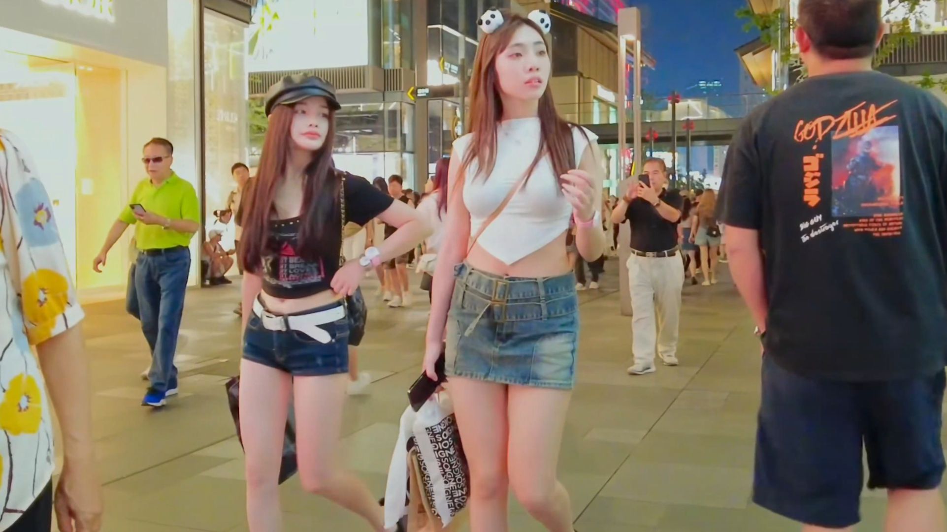 成都太古里随拍，白天到夜晚的时尚盛宴