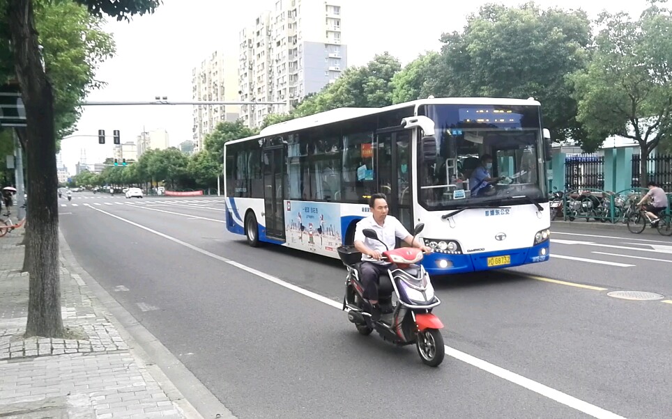 (浦东金高)上海浦东78路(原815路)公交车终点站港城路地铁站进站(锦带