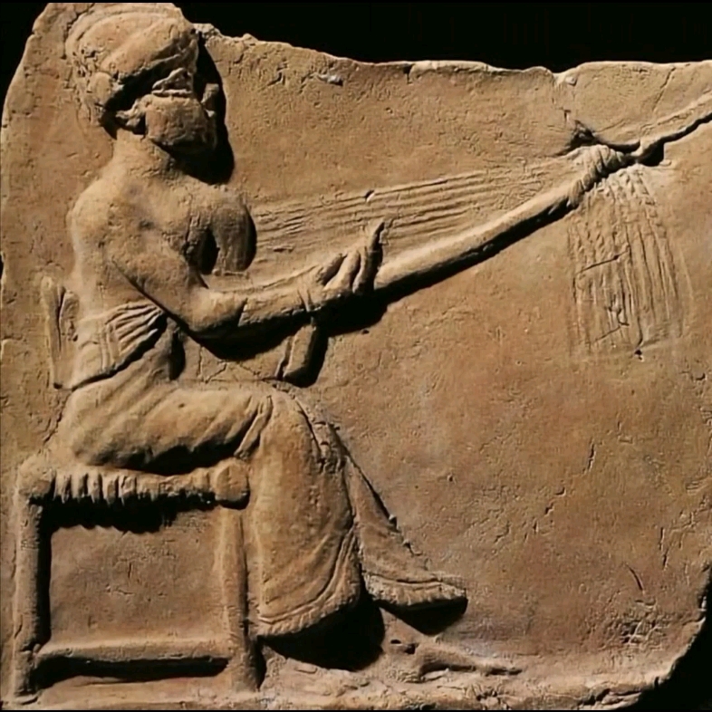 织布的美索不达米亚妇女.