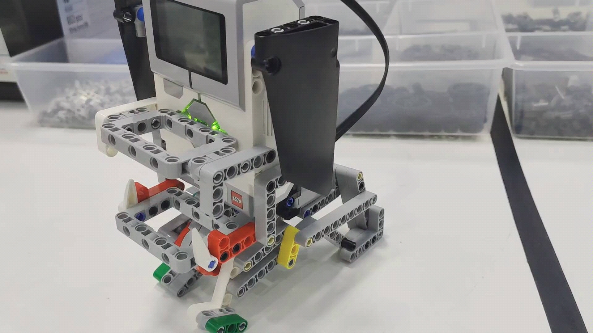 乐高ev3疯狂的小狗一直在模仿一起来做一只吧