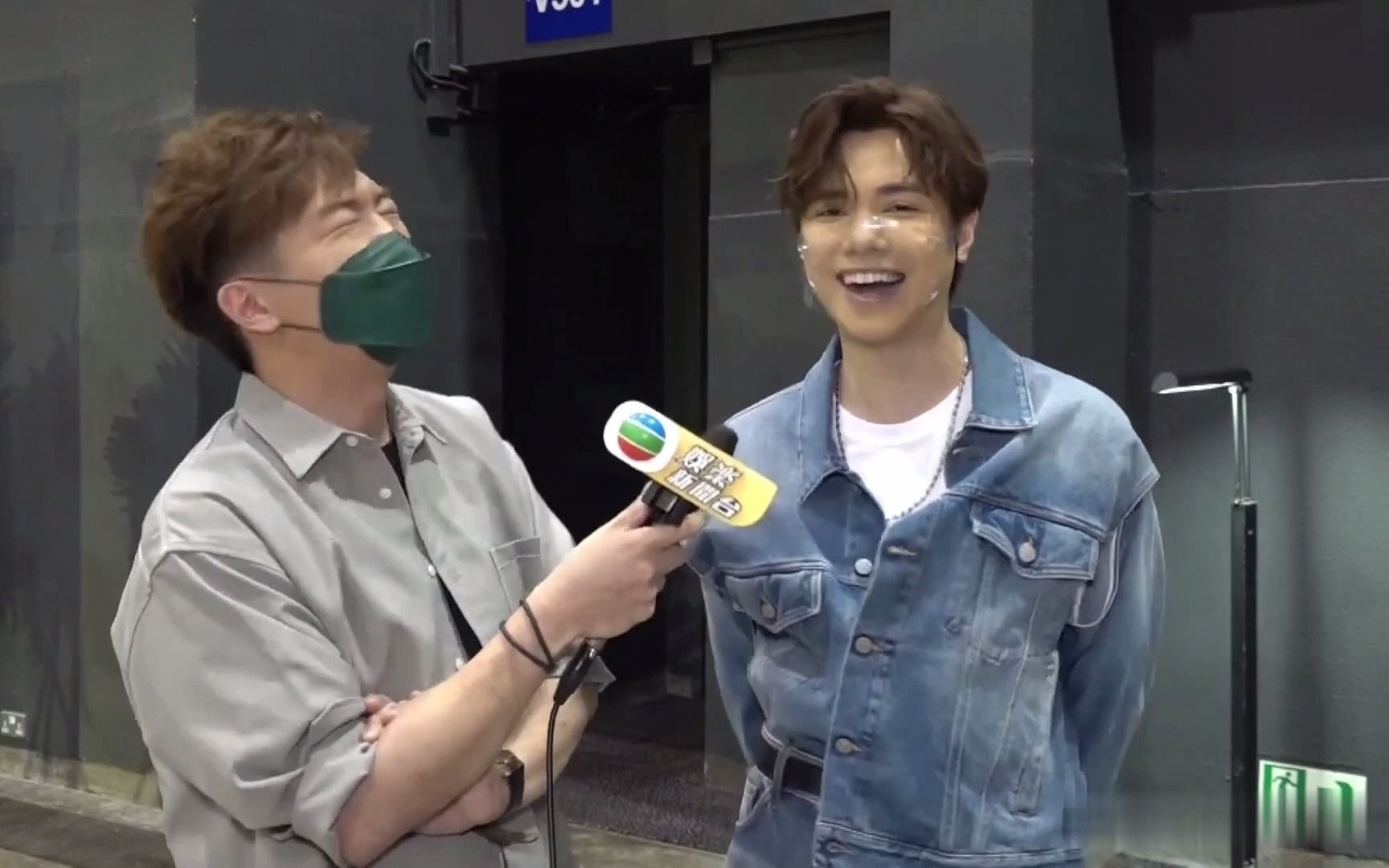 张敬轩谈之前与黎明合作很有意思献唱樱花树下青春常驻等多首代表作