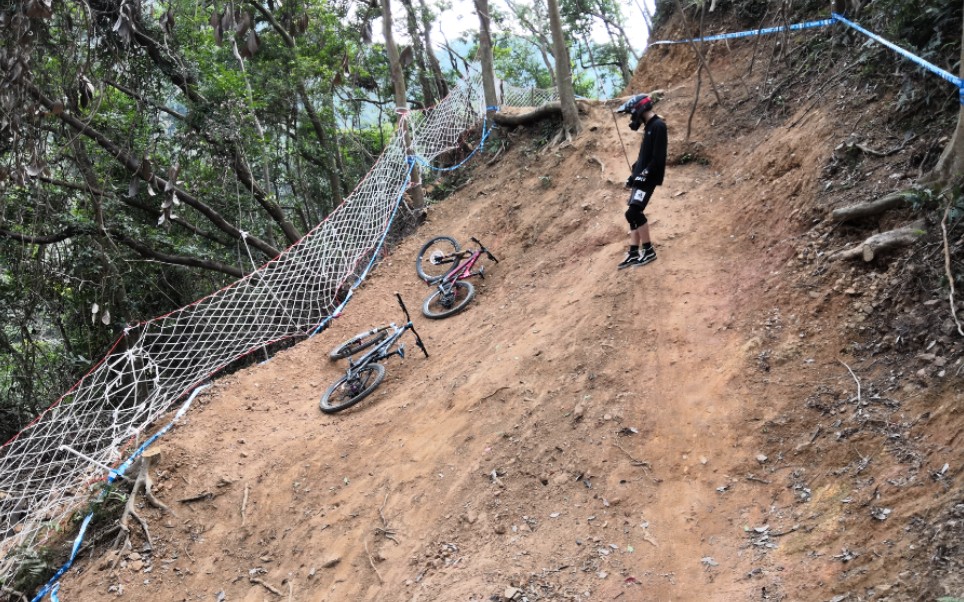 在速降黑道咸鱼骑?中山大河山地车公园黑道体验.