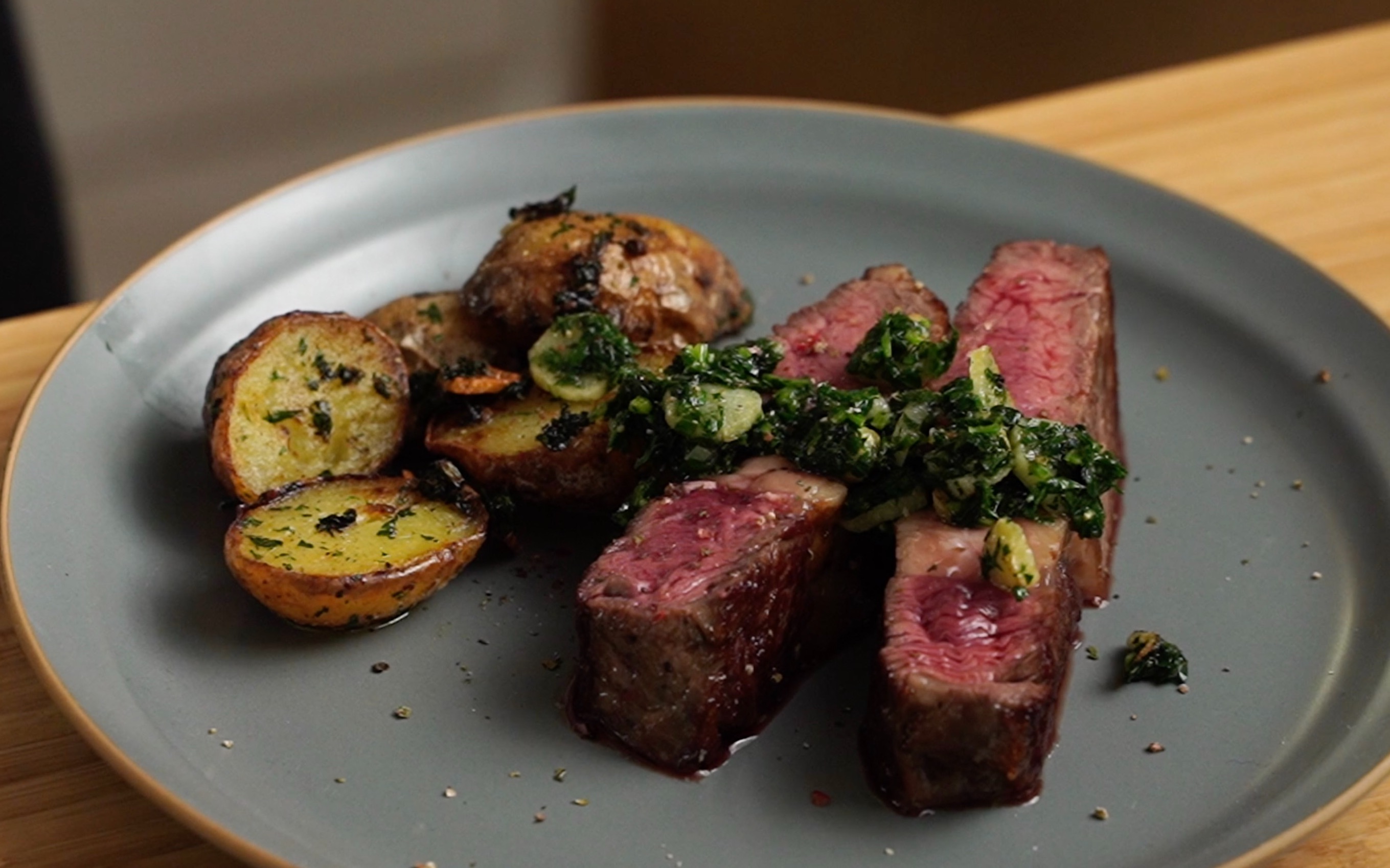 简单清爽,适合夏天的牛排|香蒜欧芹牛排烤土豆|jrake|-账号已注销