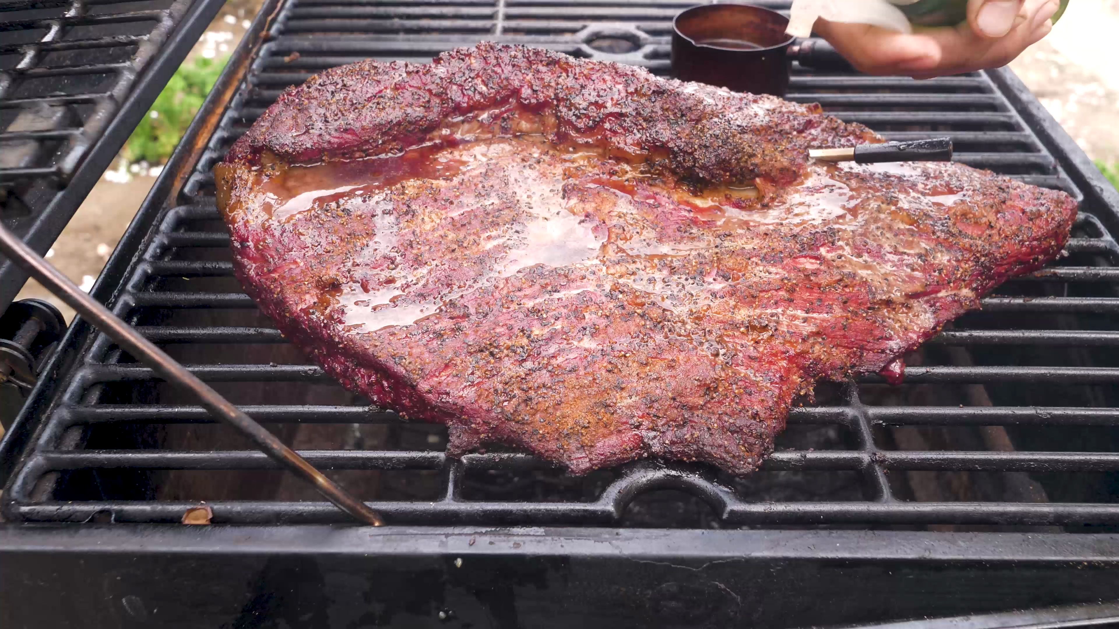 低温焖烤牛前胸喷上自酿苹果酒,历时9小时的等待,值了!