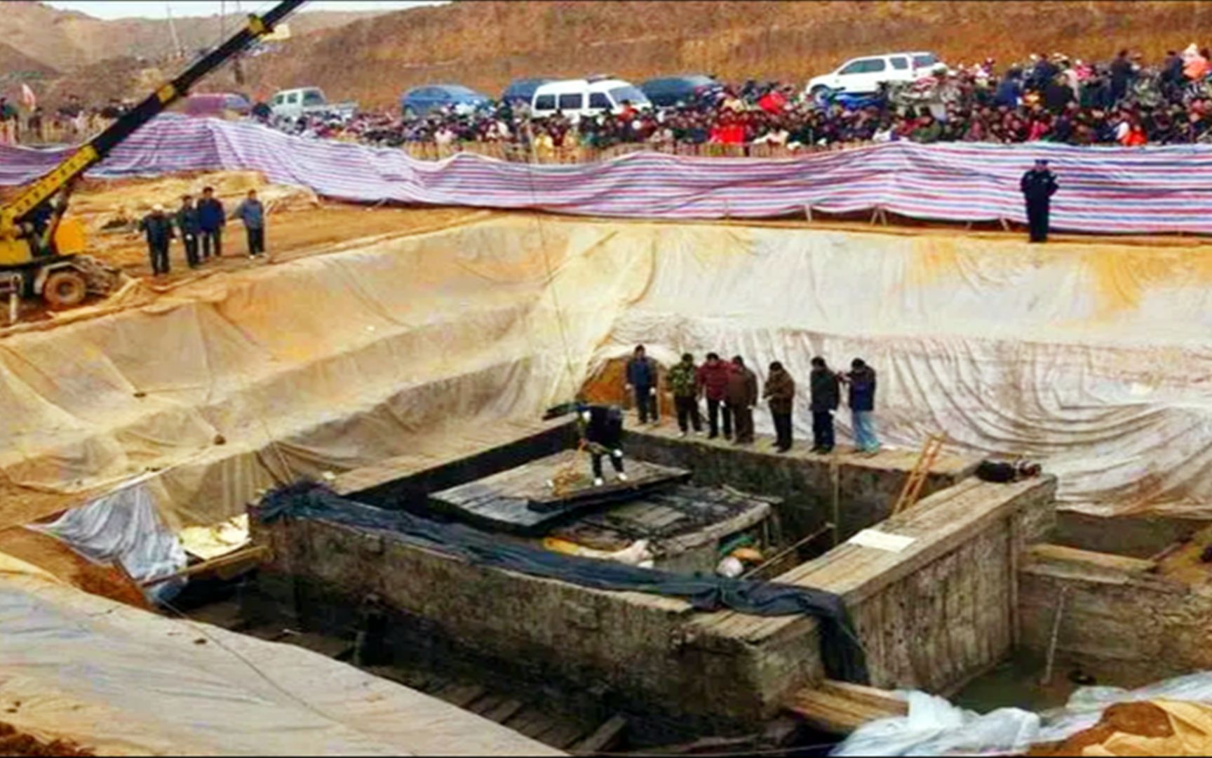 李莲英墓在北京出土,规格堪比四合院,专家打开棺材后却不寒而栗