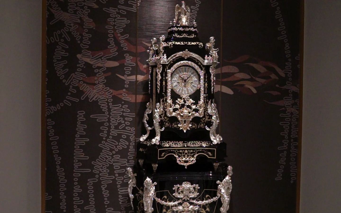 抢鲜睇|这款古董落地钟,让超多藏家"一见钟情"