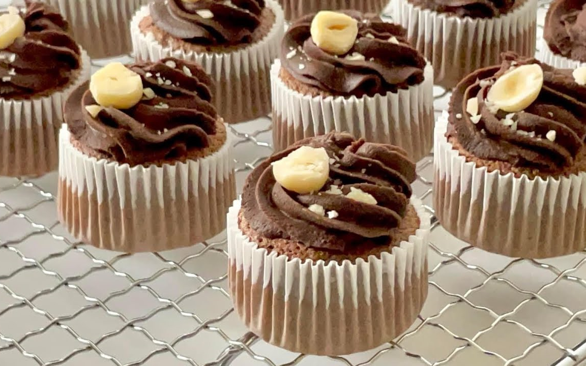 【PastriesLab】(中字)巧克力杯子蛋糕~|Chocolate Cupcake with Chocolate Ganache Frosting哔哩哔哩bilibili