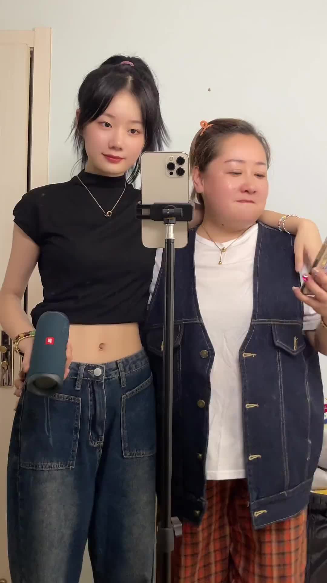 目测一下我们娘俩的身高吧母女合唱和我一瓶魔法药水我叫金旖旎