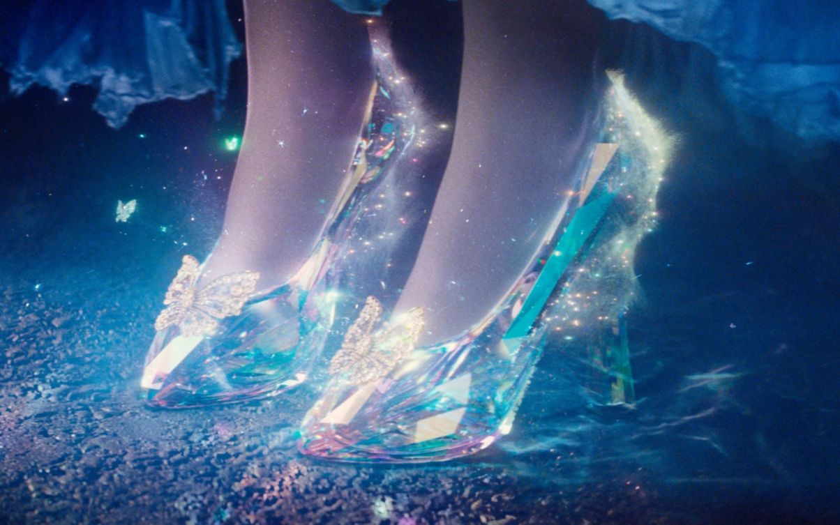 为什么只有灰姑娘才能穿上这双水晶鞋