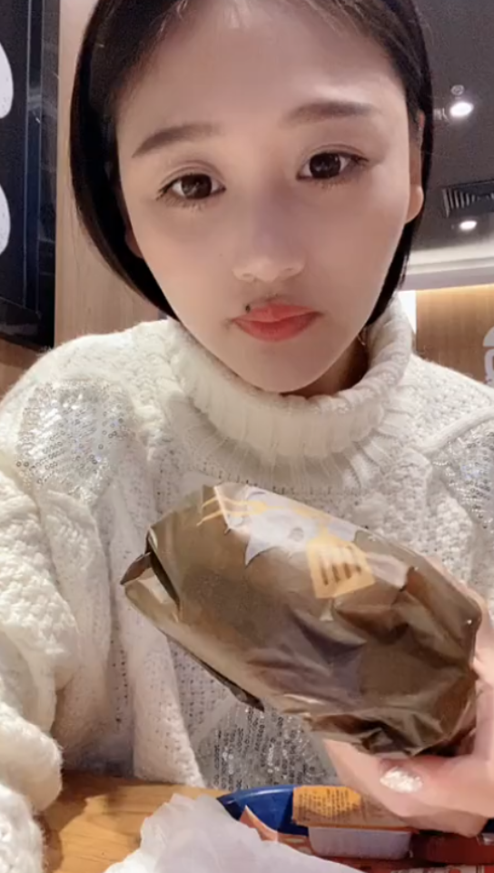 疯疯淼淼74汉堡 鸡腿