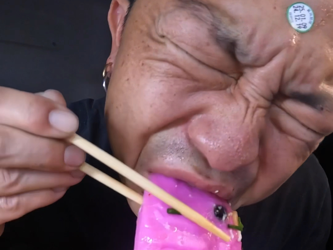日本卡车司机的晚饭！超级辣的红鱼拉面！