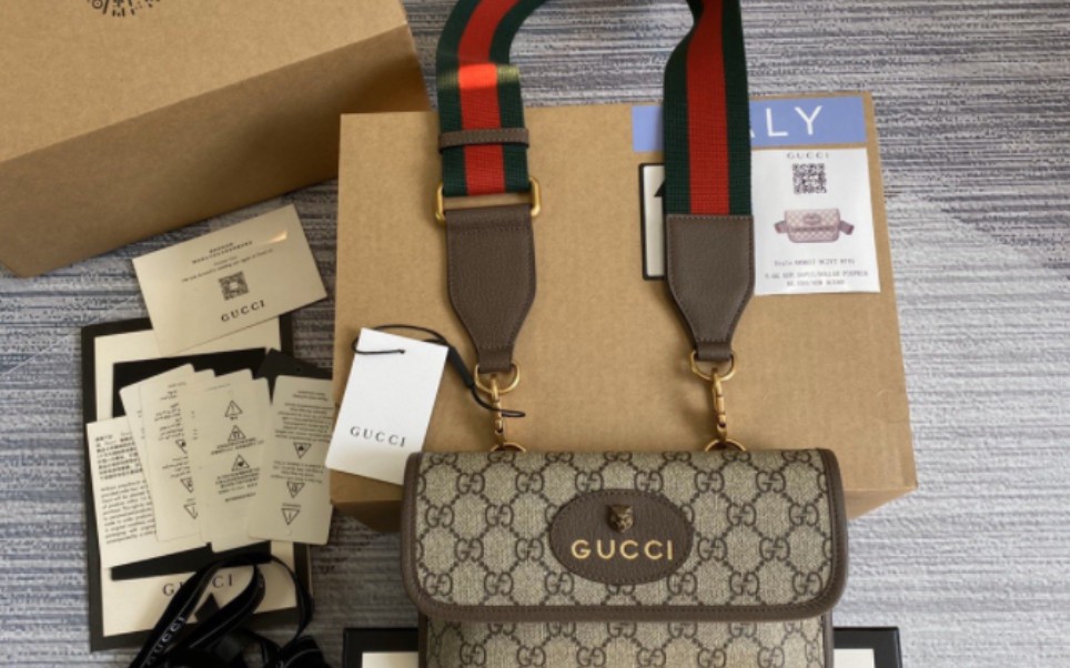 限量供应,抢购中】古驰ophidia系列升级版虎头斜挎包视频介绍,轻巧