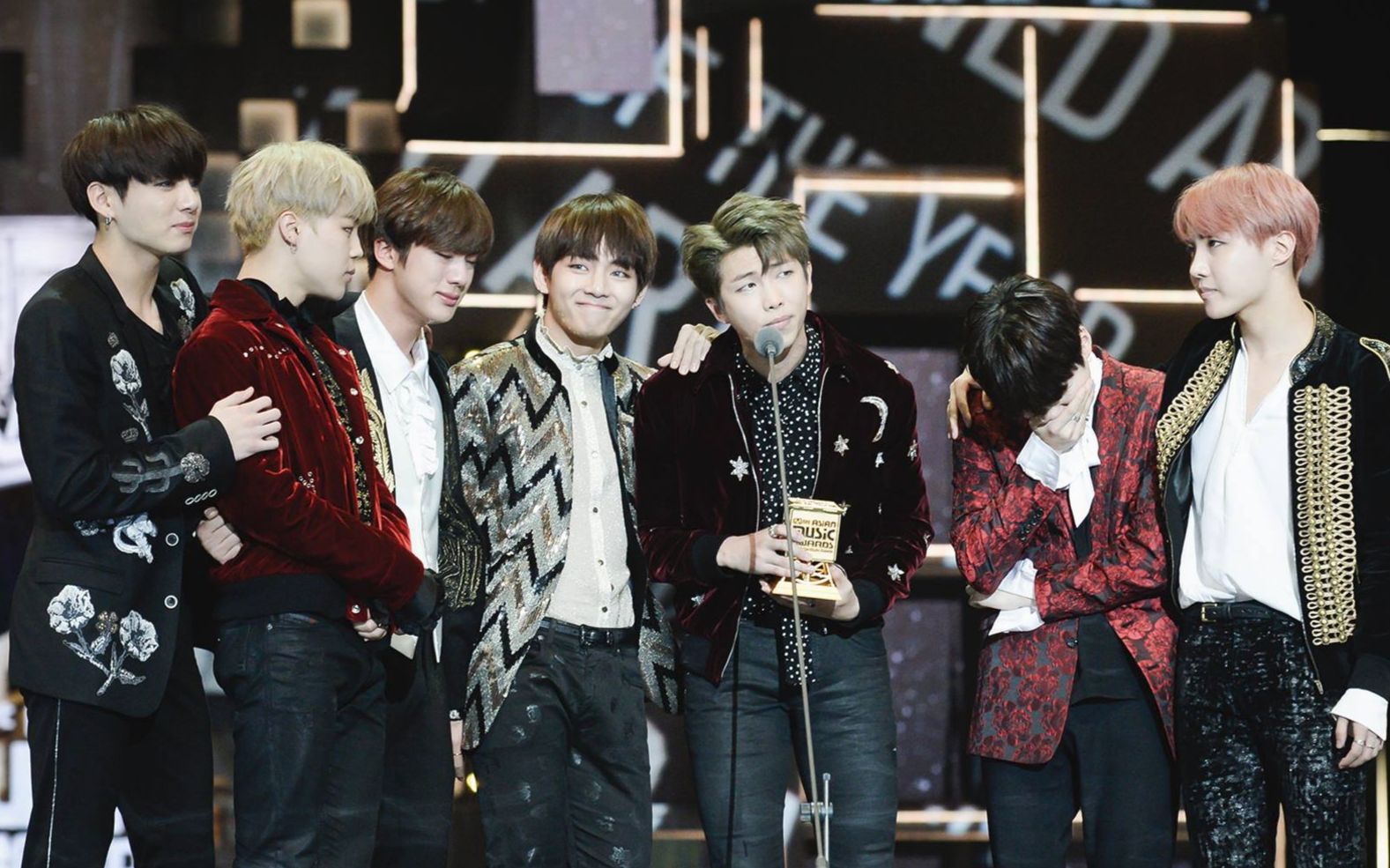 【防弹少年团】2017mama防弹值得拥有最好的!请阿米女神投票!