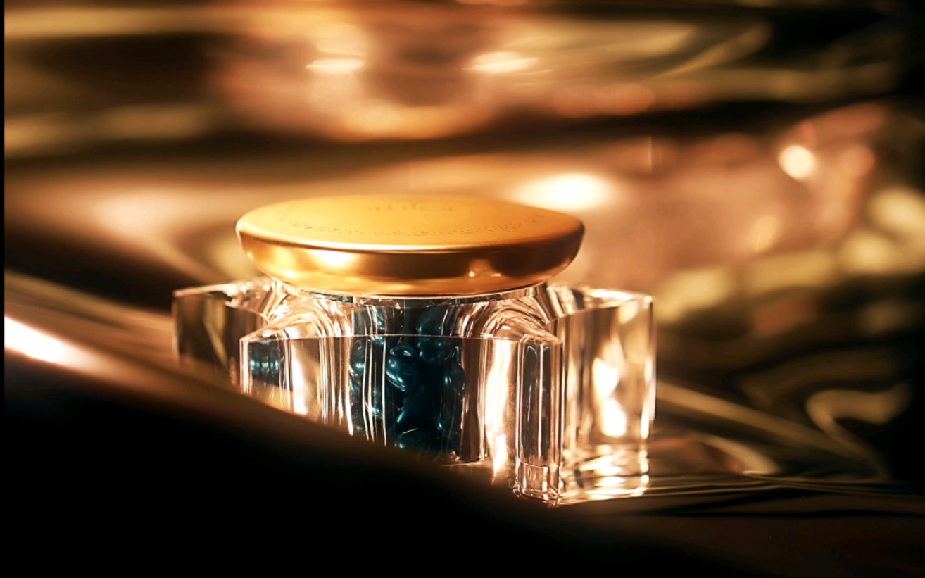 【内地广告】光影流动间的护肤产品