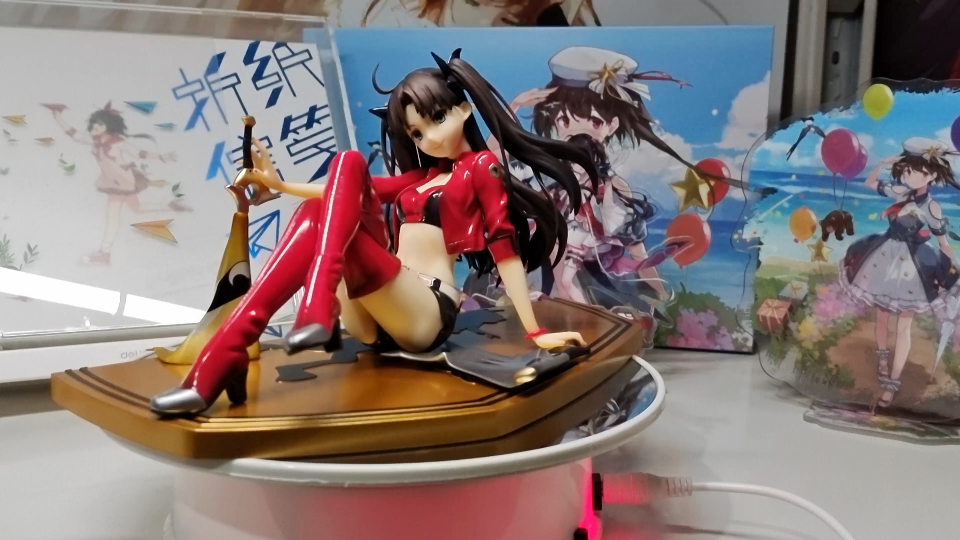 远坂凛赛车女郎手办展示