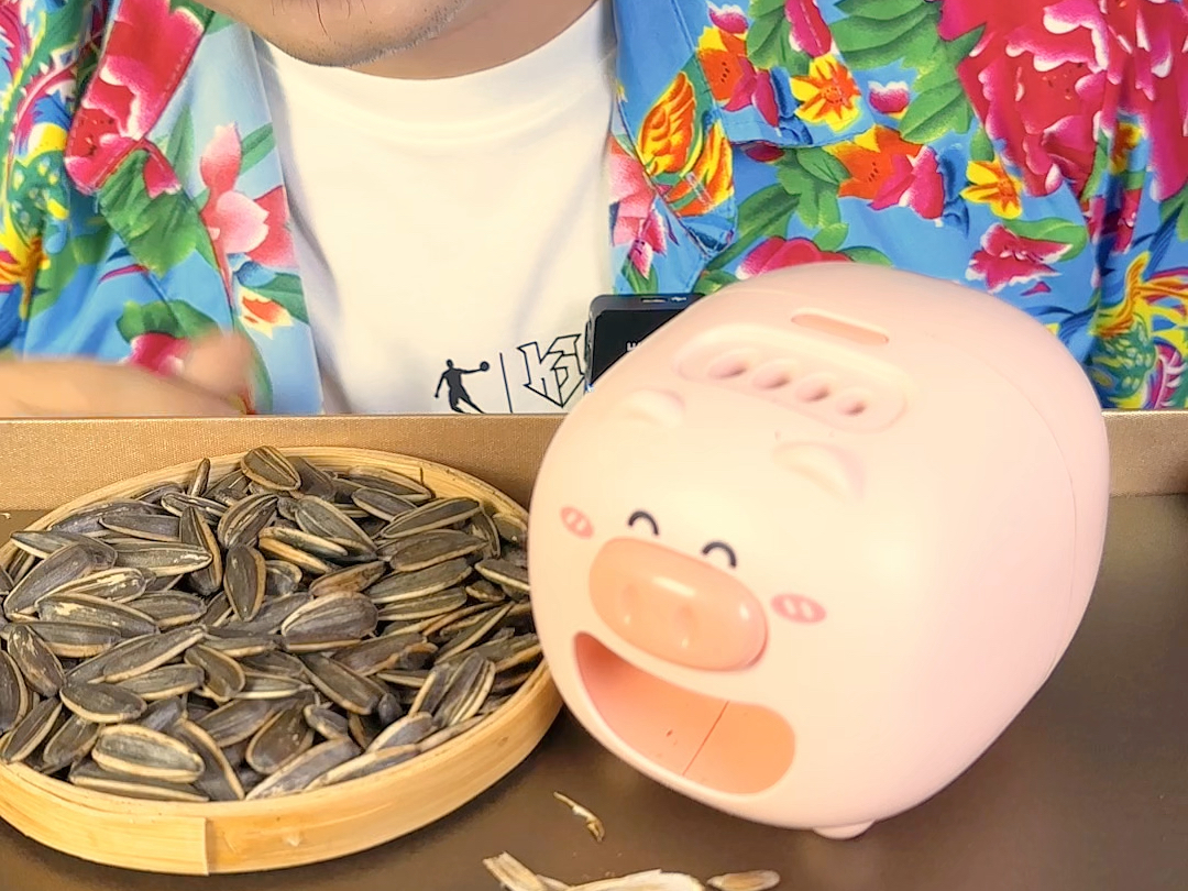 没想到瓜子都有机器帮你嗑了,这个自动嗑瓜子机真的好用吗?