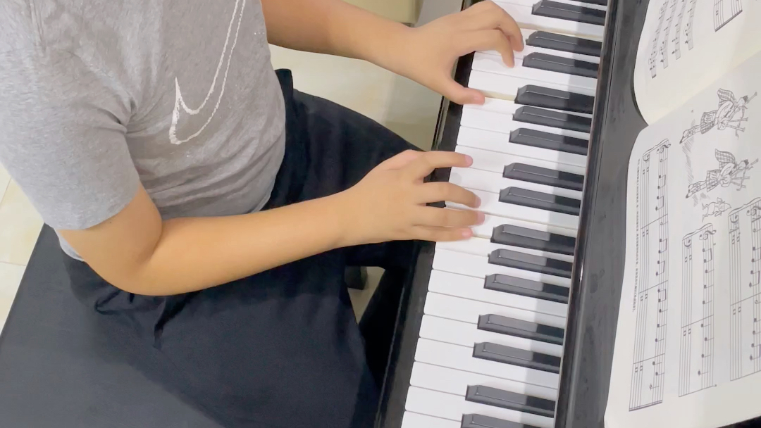 学钢琴第四次课《风笛手来了》巴赫