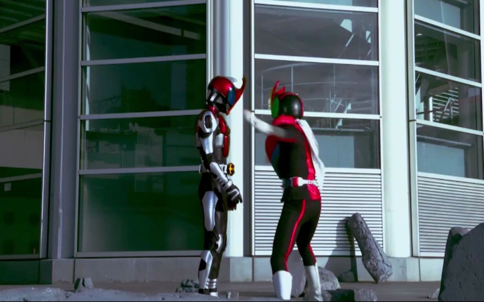 甲斗:你看我吊吗? 盘点骑士中最帅的回旋踢!