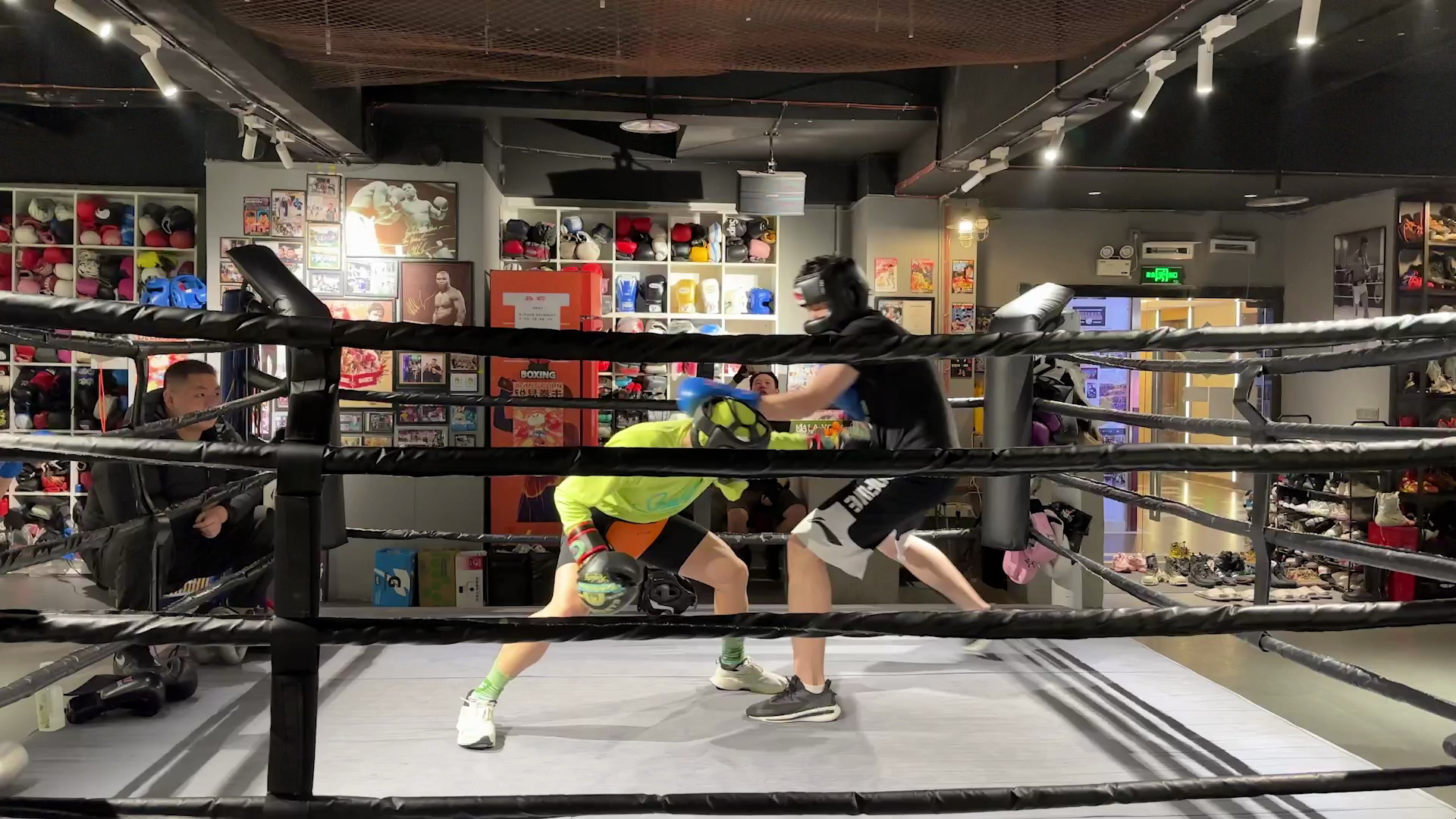 2024年3月1日-拳击实战训练5(最后击腹tko)