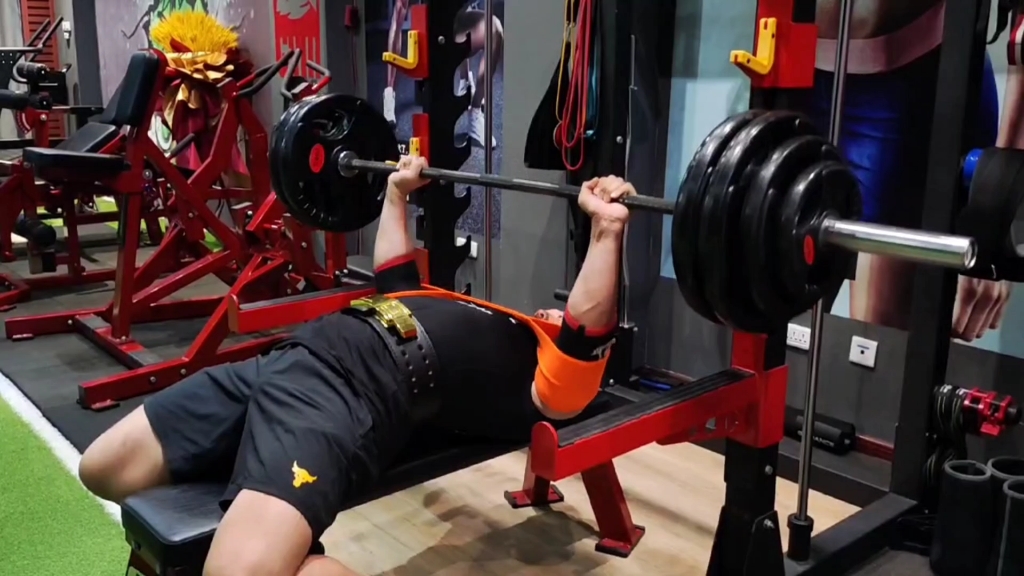 弹弓卧推 推 推 推