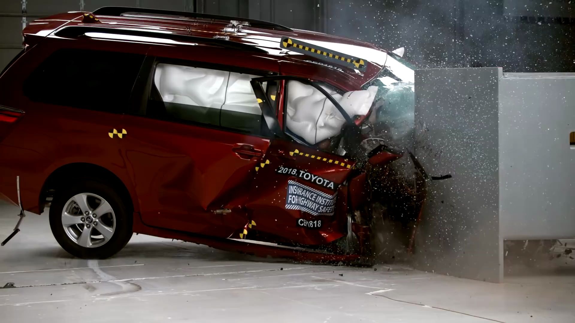 iihs 18款丰田塞纳(sienna)副驾25%偏置碰撞