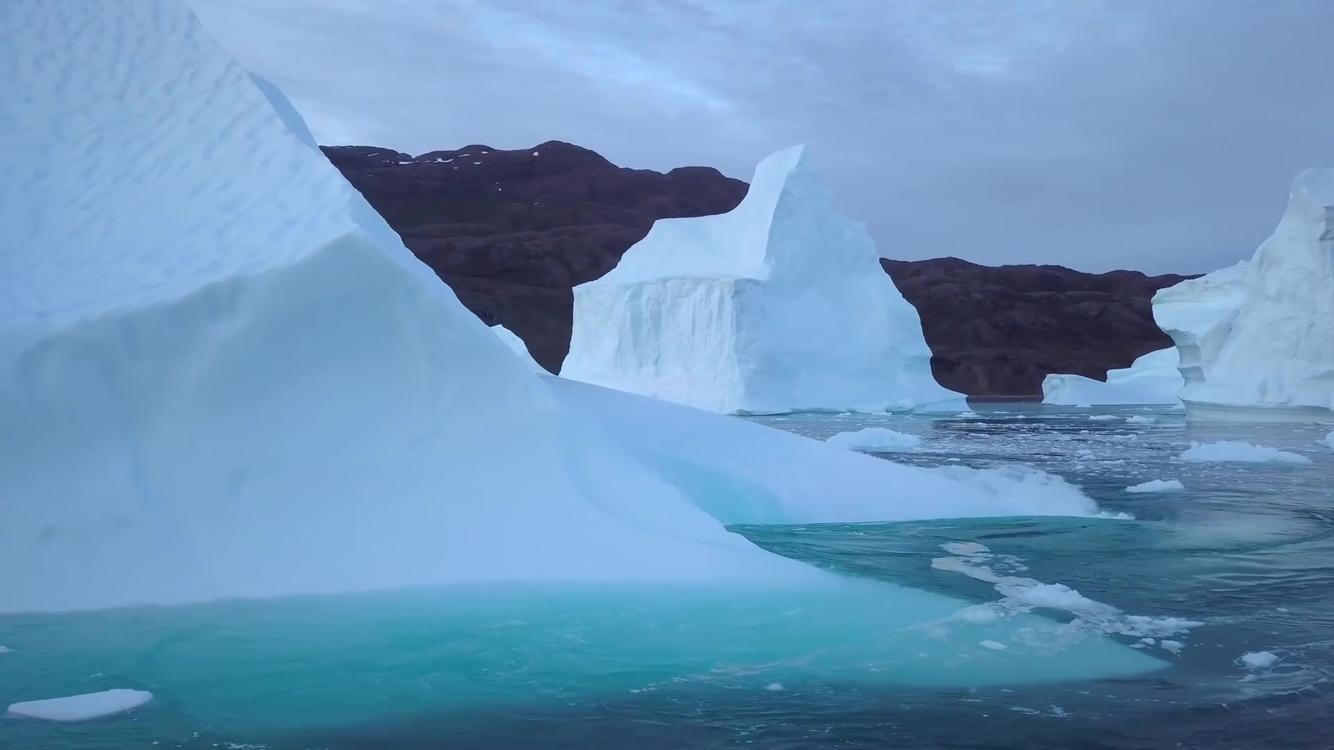 [图]格陵兰岛（Greenland）—— 有着无法用言语形容的绝世美景！