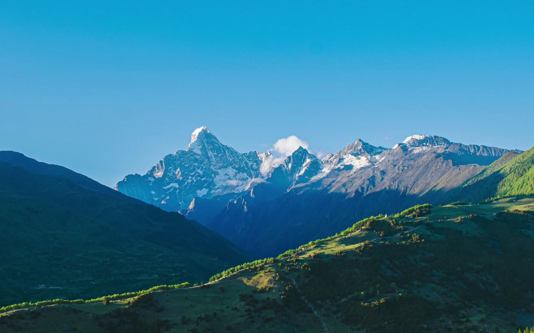 四姑娘山(斯古拉神山)