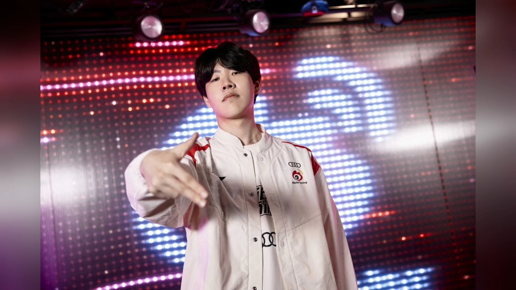 把头埋低,shy哥来了!