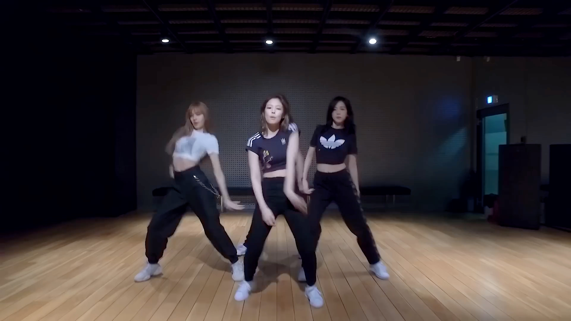 blackpink-ddu-du ddu-du练习室