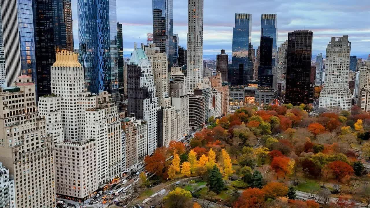 航拍纽约2023 曼哈顿中城 中央公园秋色 autumn in central park