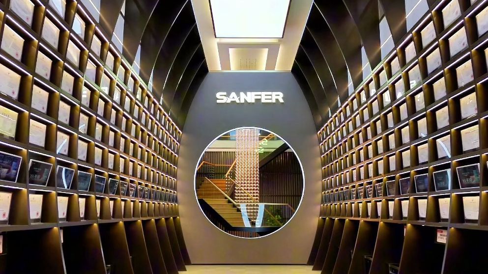 中国企业活力满满 巨型专利墙的背后