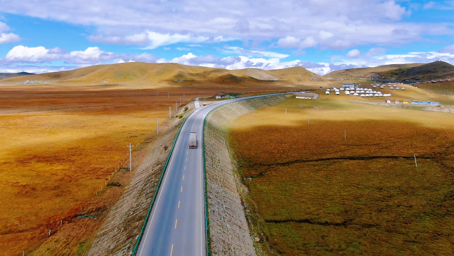 有生之年一定要来次公路旅行,最美的风景永远会在路上