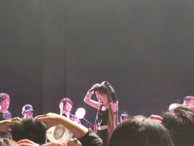 山本彩广州live合唱纸飞机