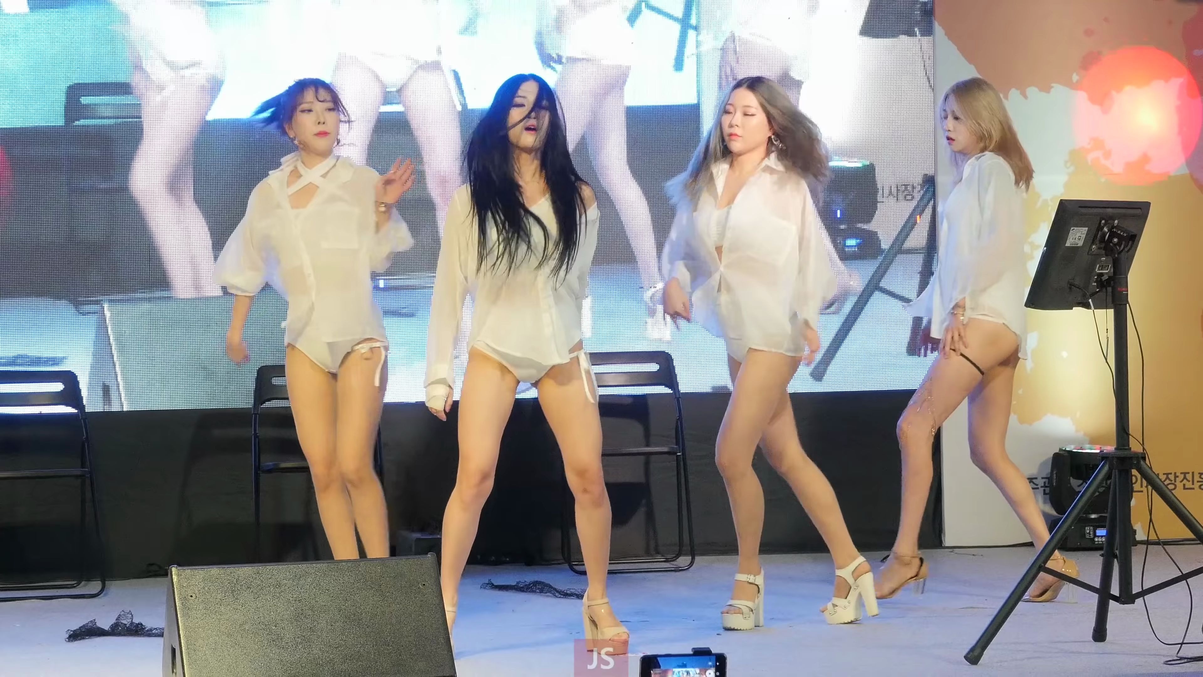 [图][4K]Fancam] (Girl Crush)【关注我 发现更多】