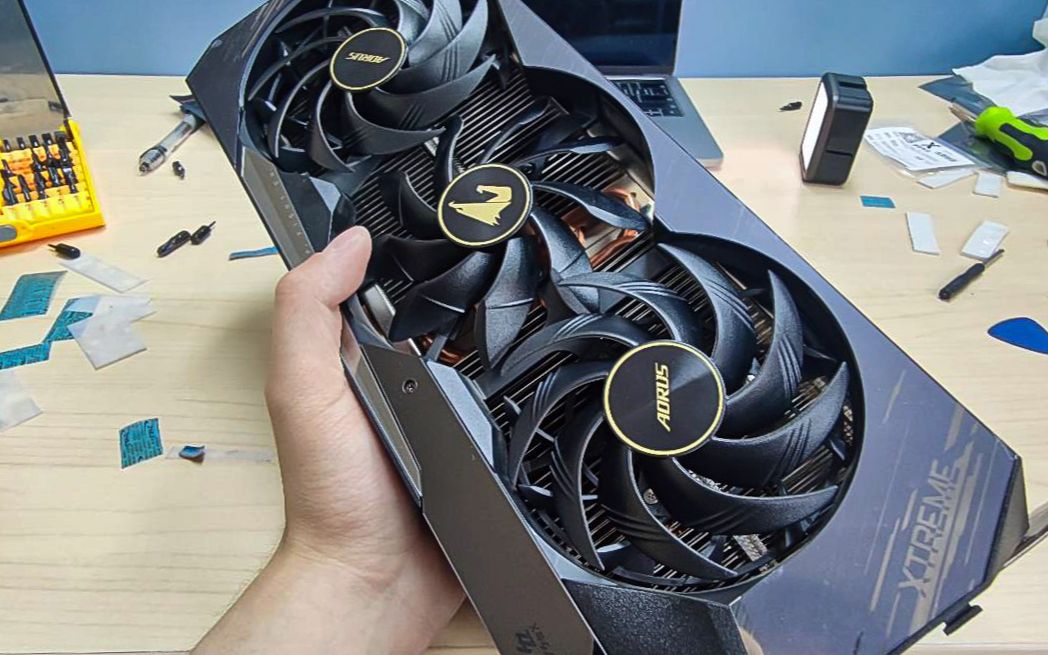 显存110度技嘉3090大雕更换散热片后挖矿算力提高20