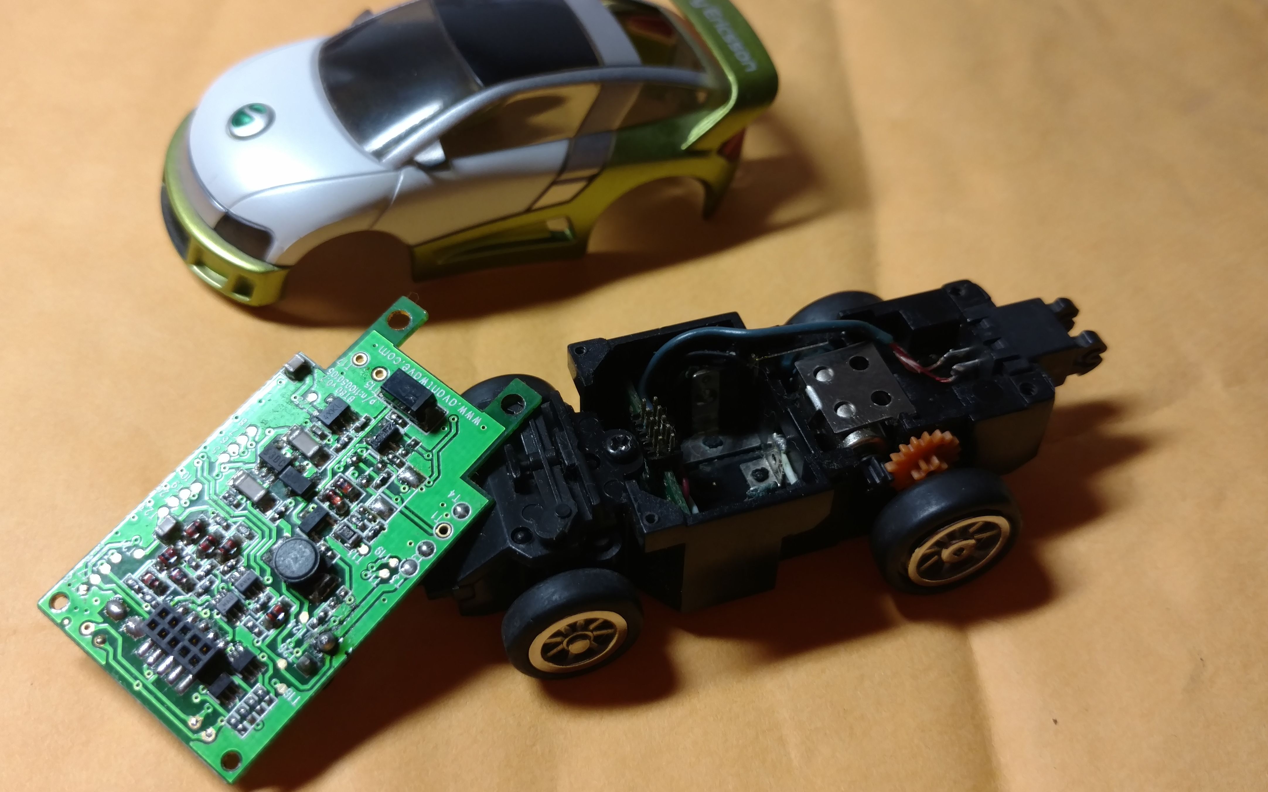 爱立信t39遥控索尼爱立信蓝牙小车